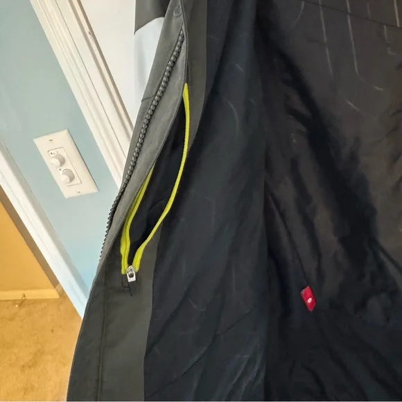 Spyder Men's Black and White Ski Jacket - Picture 10 of 12